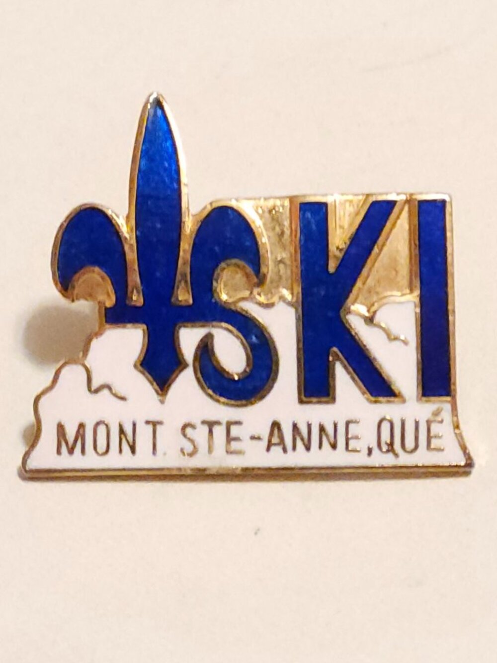 VINTAGE SKI Mont Ste-Anne Quebec Pin 1970s
